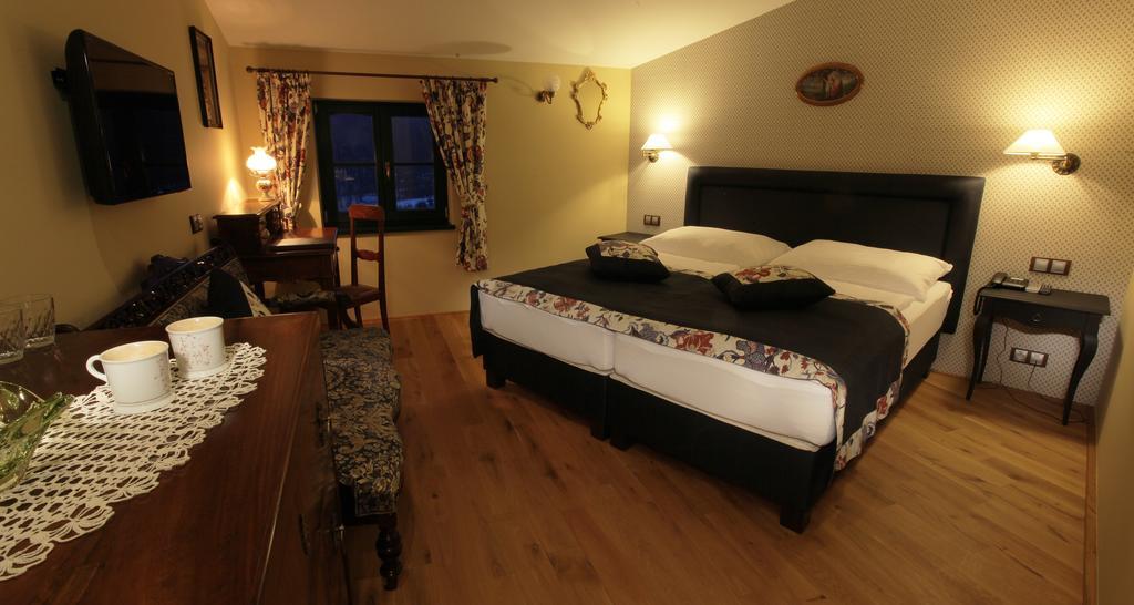 Boutique Hotel Pri Mlyne Lozorno Habitación foto